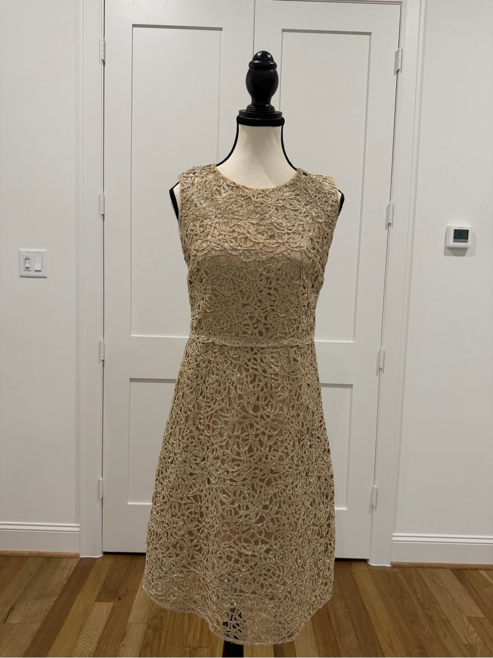 Elie Tahari Gold Lace Sheath Dress | Cocktail Occasion Dress | Size 4
